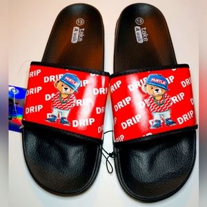 Men's Slides Sandals Slippers Hustle Bear Size 13 Black & Red Drip Pattern NWT